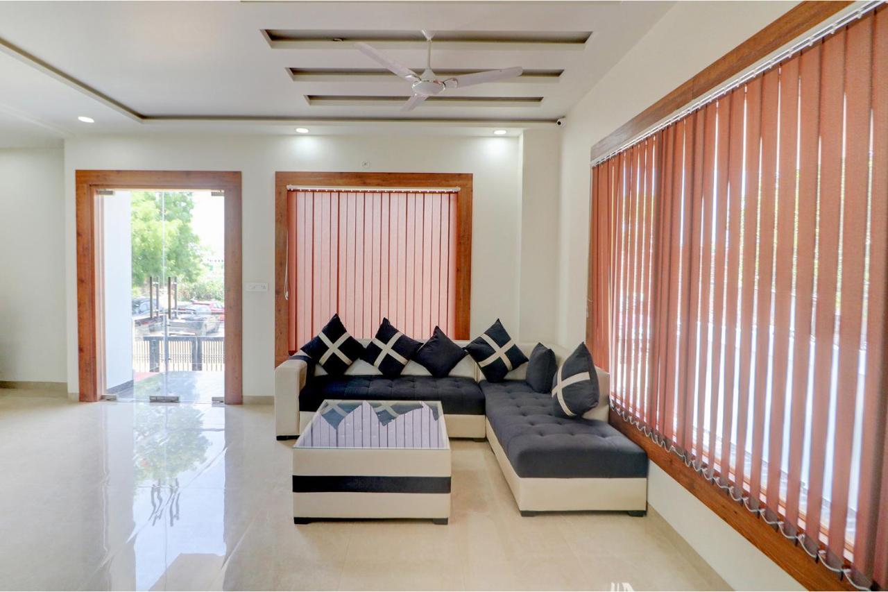 Fabexpress The Regalia Inn Lucknow Buitenkant foto
